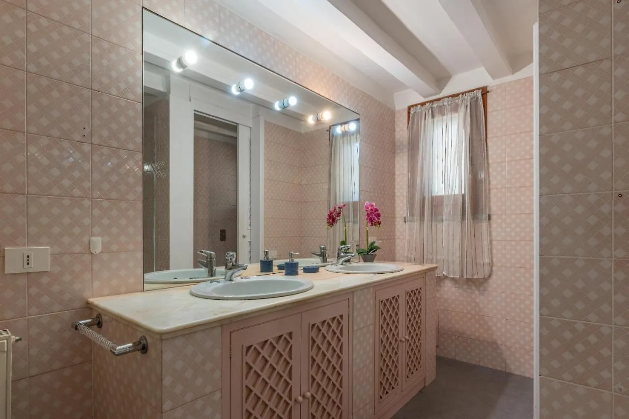 *** Bed & Breakfast Bouganville Home Mondello Italy